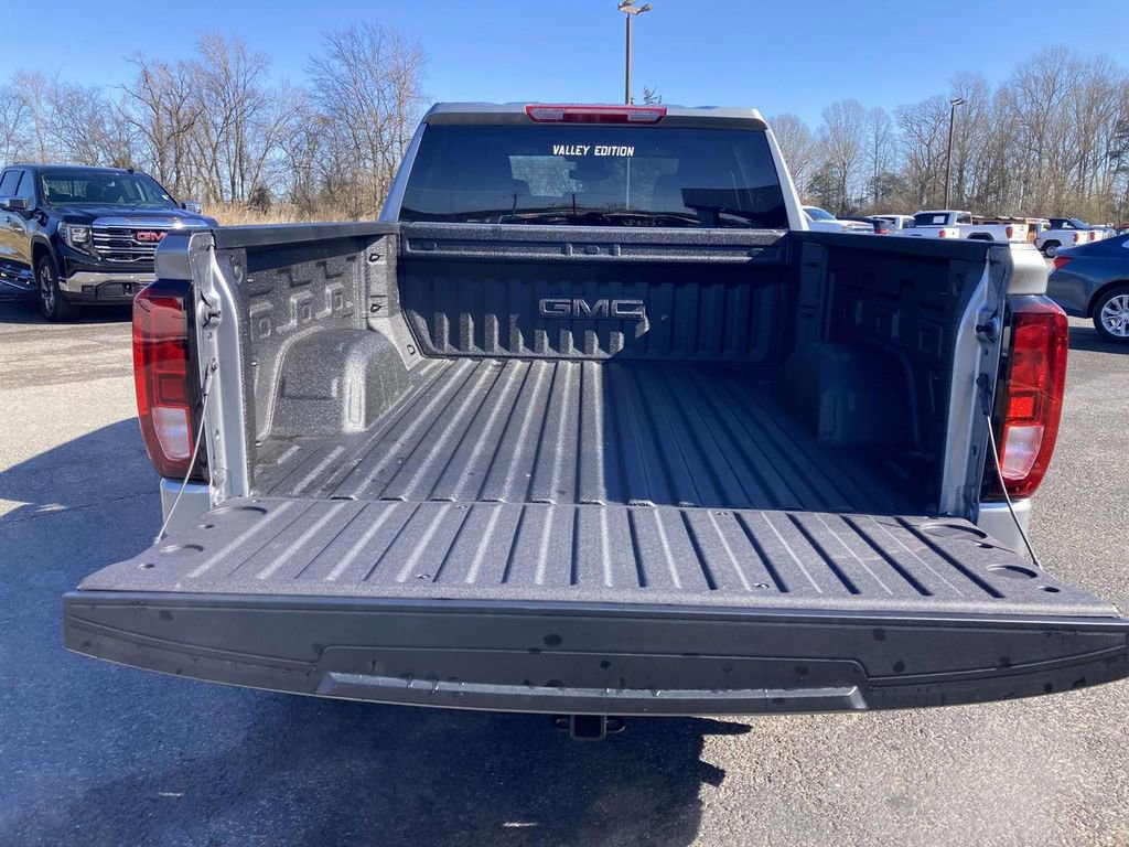 New 2026 GMC Sierra 1500 SLE image 11
