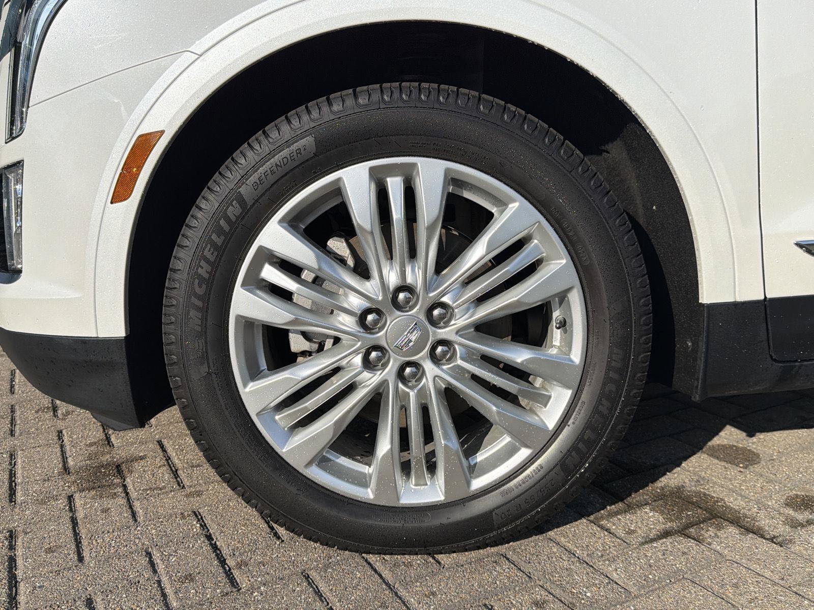 Used 2019 Cadillac XT5 Premium Luxury AWD/4WD image 10