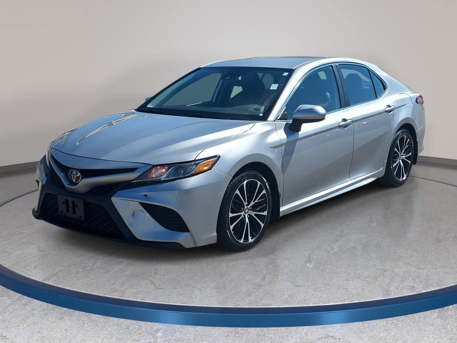 Used 2020 Toyota Camry SE FWD image 1