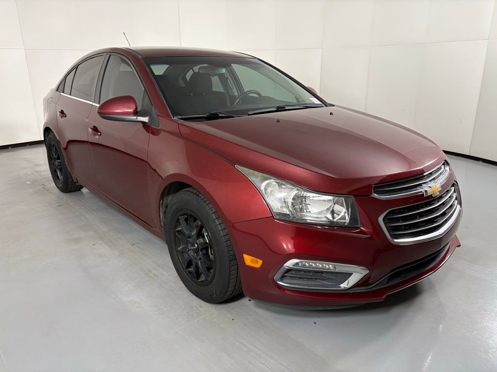 Used 2015 Chevrolet Cruze LT w/ Technology Package image 2