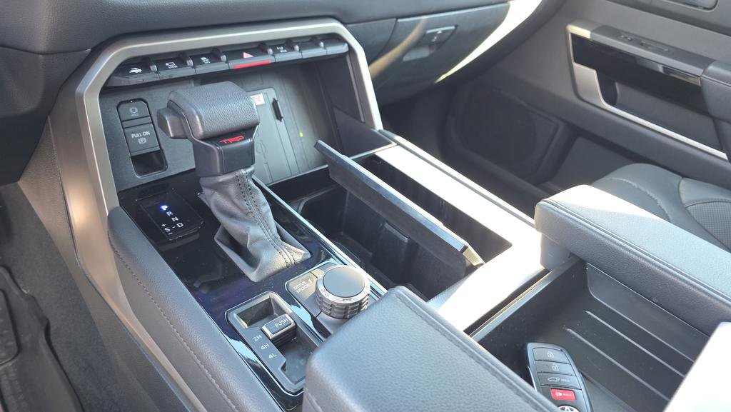 Used 2023 Toyota Sequoia Limited image 32