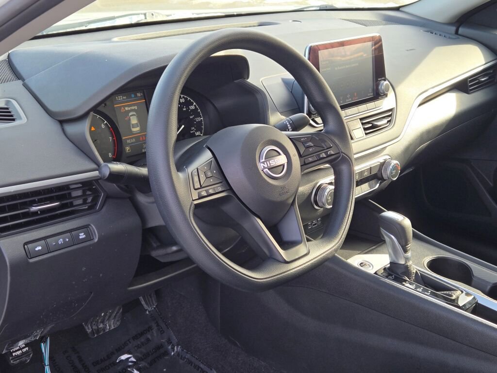 Used 2025 Nissan Altima 2.5 S FWD image 21
