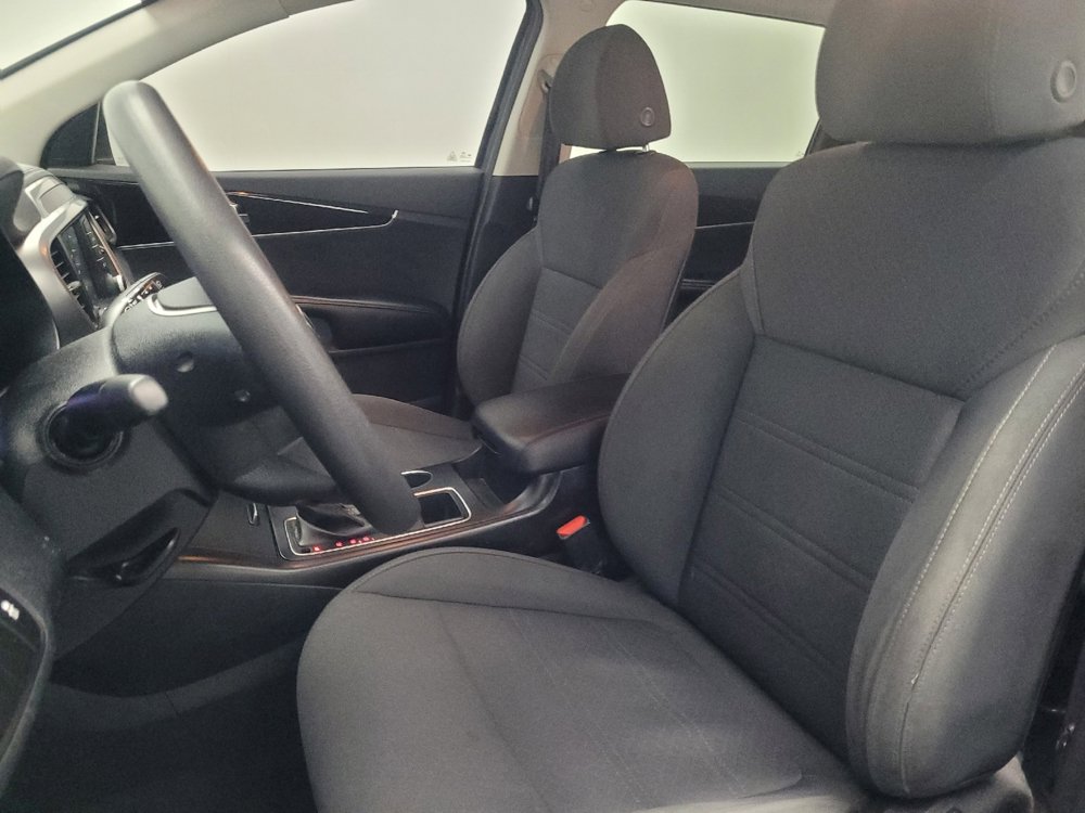 Used 2020 Kia Sorento LX image 17