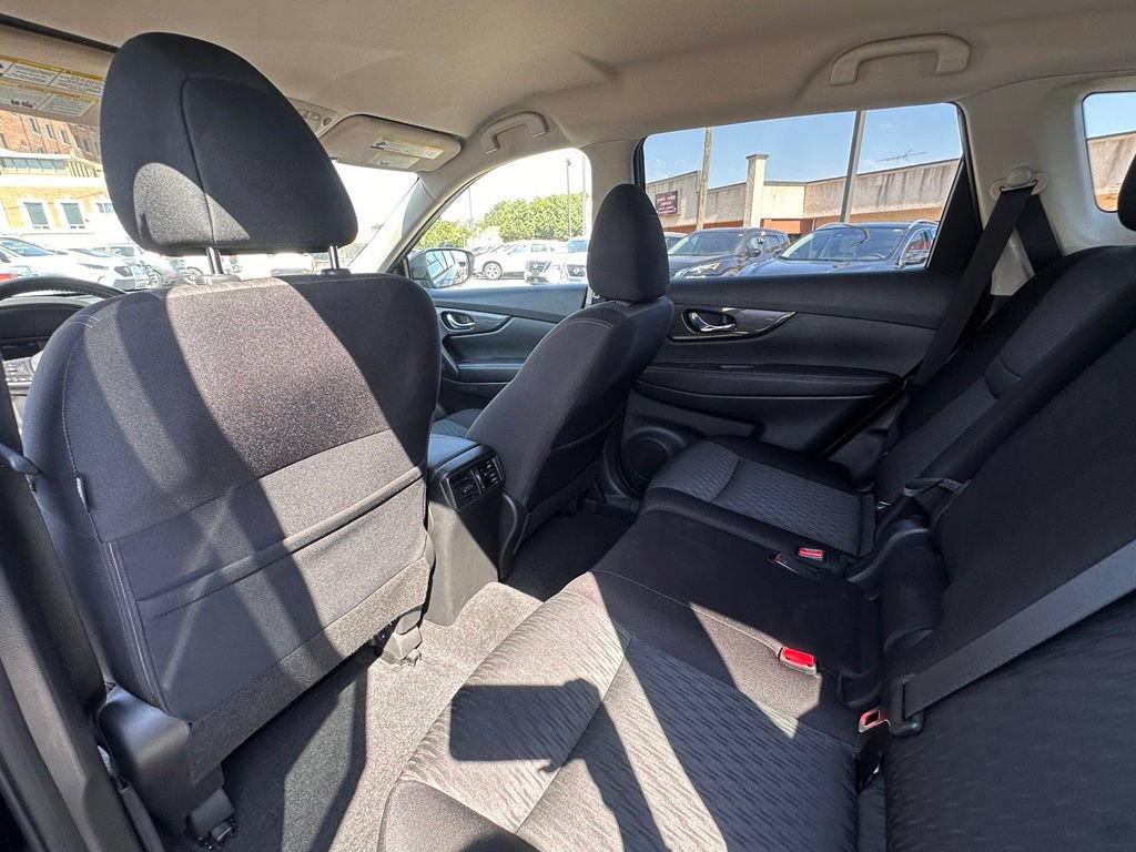 Used 2020 Nissan Rogue SV w/ Premium Package FWD image 16