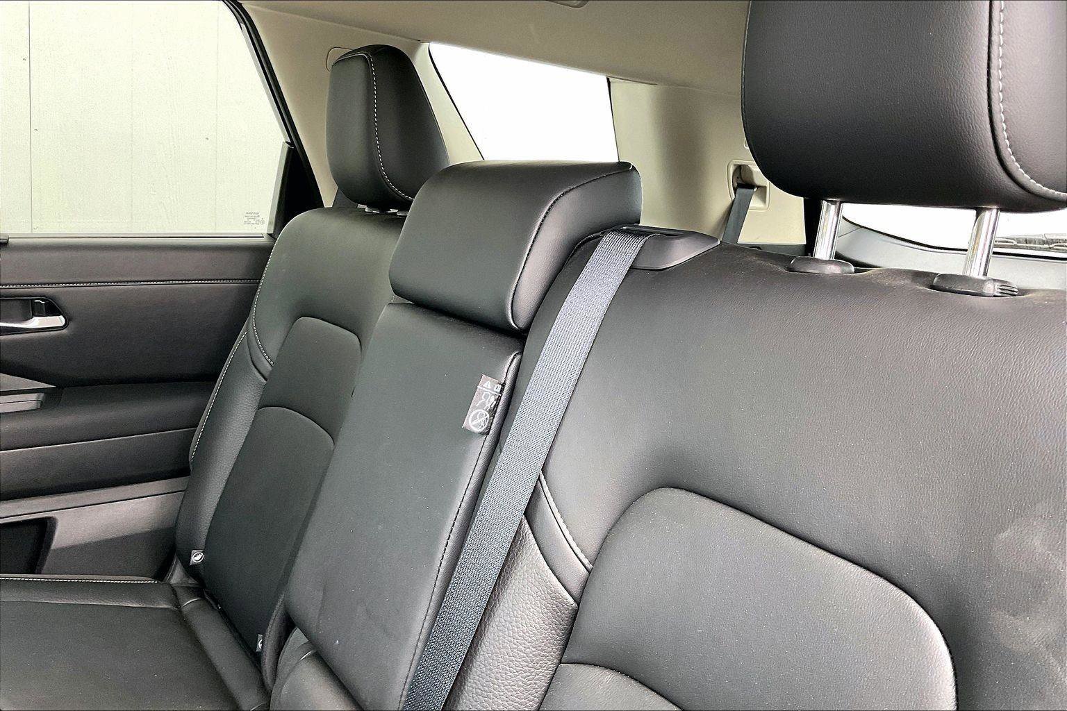 Certified 2024 Nissan Pathfinder SL image 5
