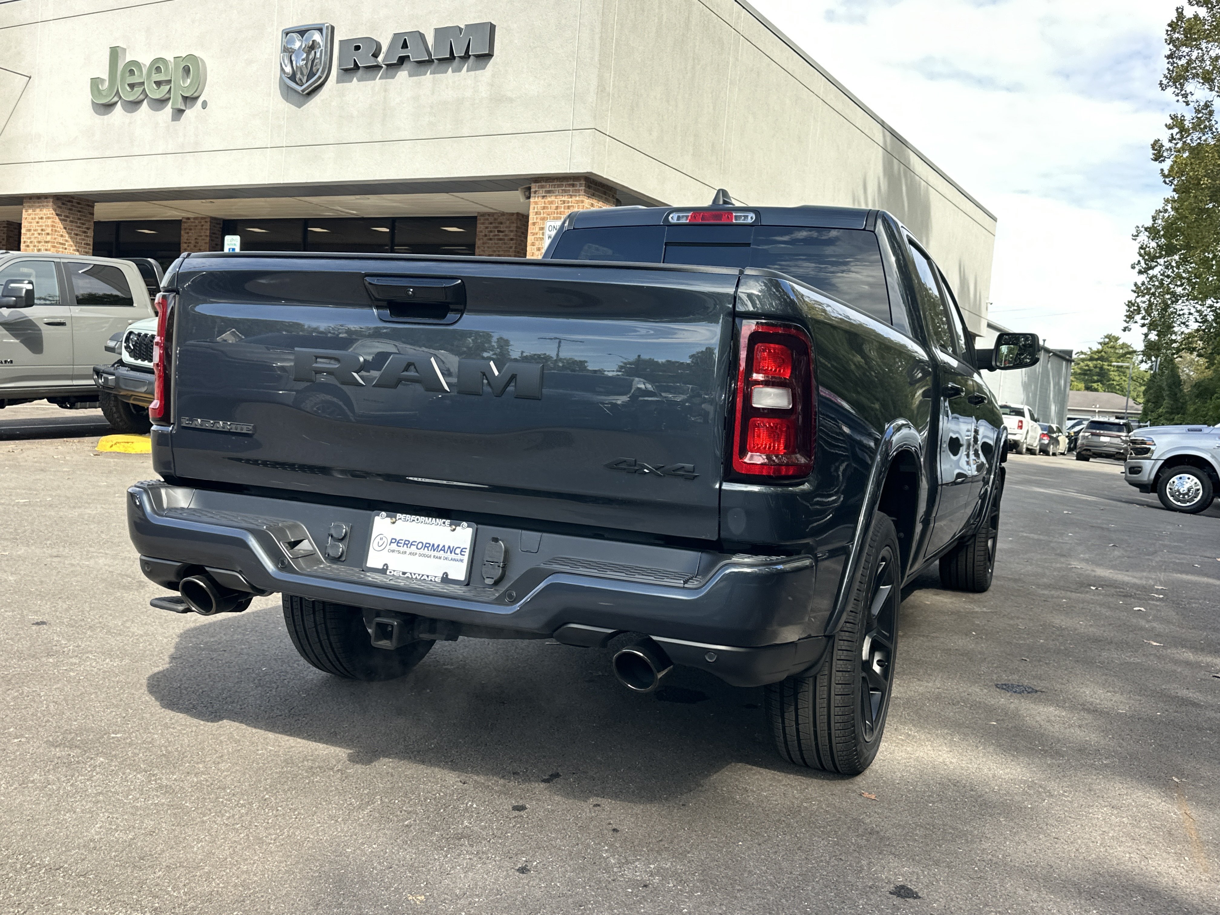 New 2027 RAM 1500 Laramie AWD/4WD image 17