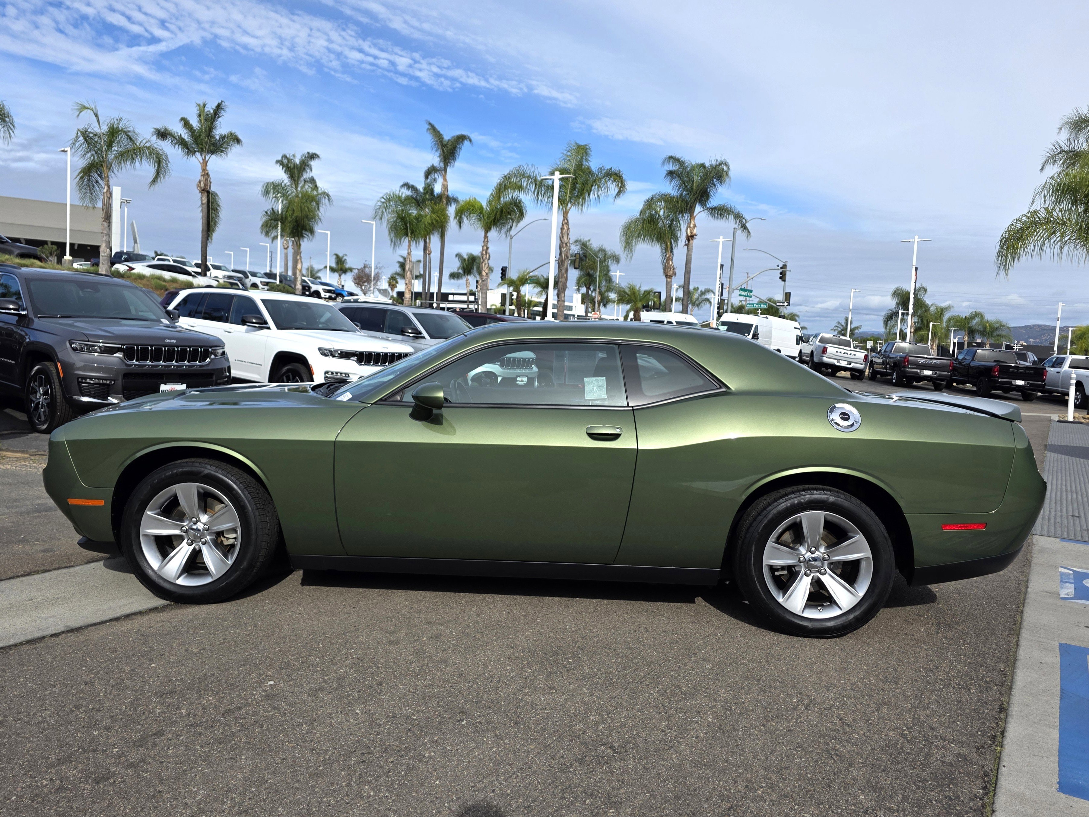 Certified 2022 Dodge Challenger SXT image 2