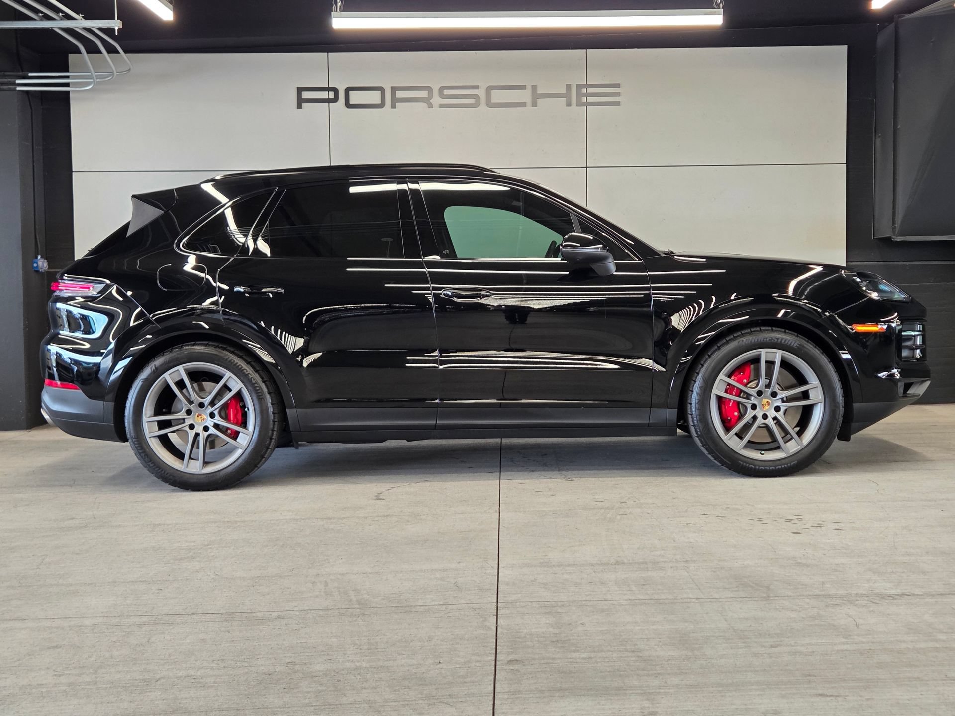 Certified 2024 Porsche Cayenne S AWD/4WD image 27