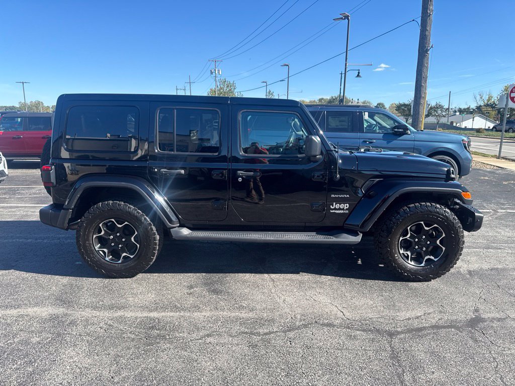 Used 2019 Jeep Wrangler Unlimited Sahara w/ Uconnect 4C Nav & Sound Group AWD/4WD image 9