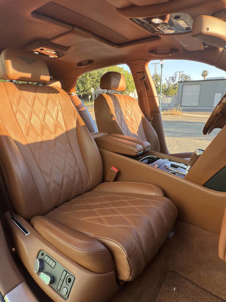 Used 2015 Bentley Flying Spur W12 image 17