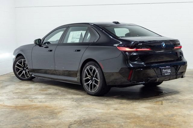 Used 2025 BMW i7 xDrive60 w/ Executive Package image 16