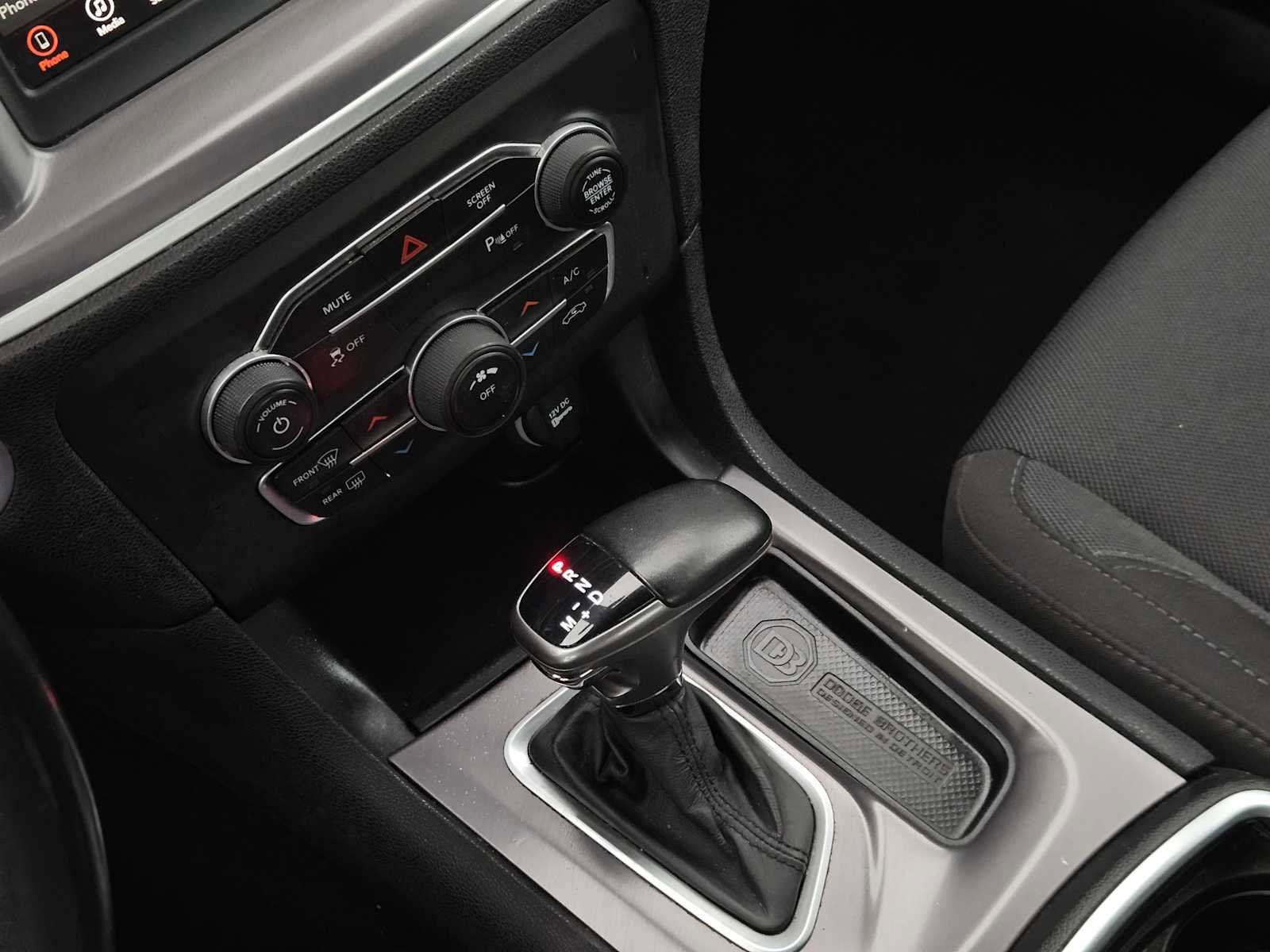 Used 2019 Dodge Charger SXT RWD image 19