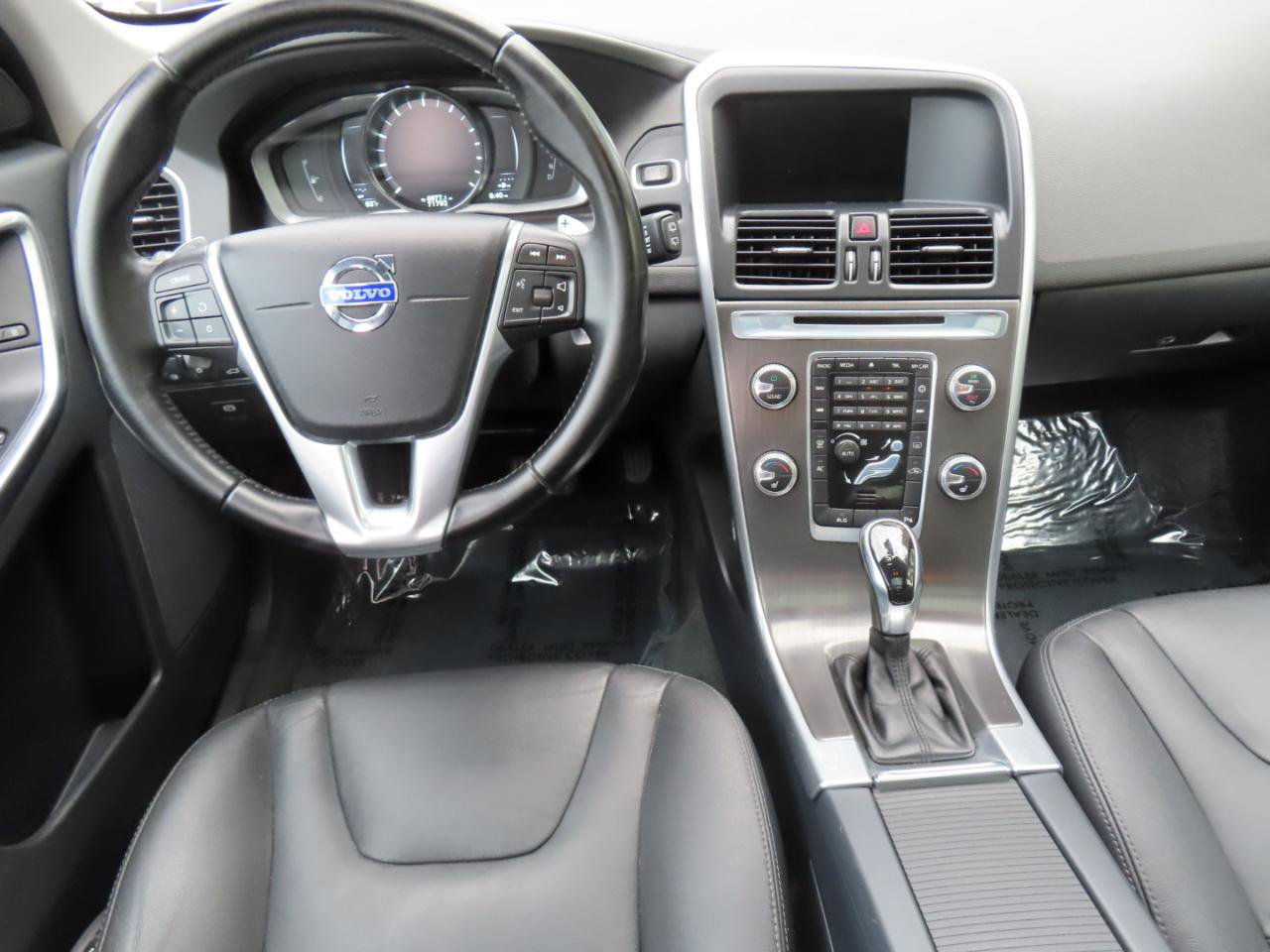 Used 2015 Volvo XC60 T6 AWD/4WD image 17