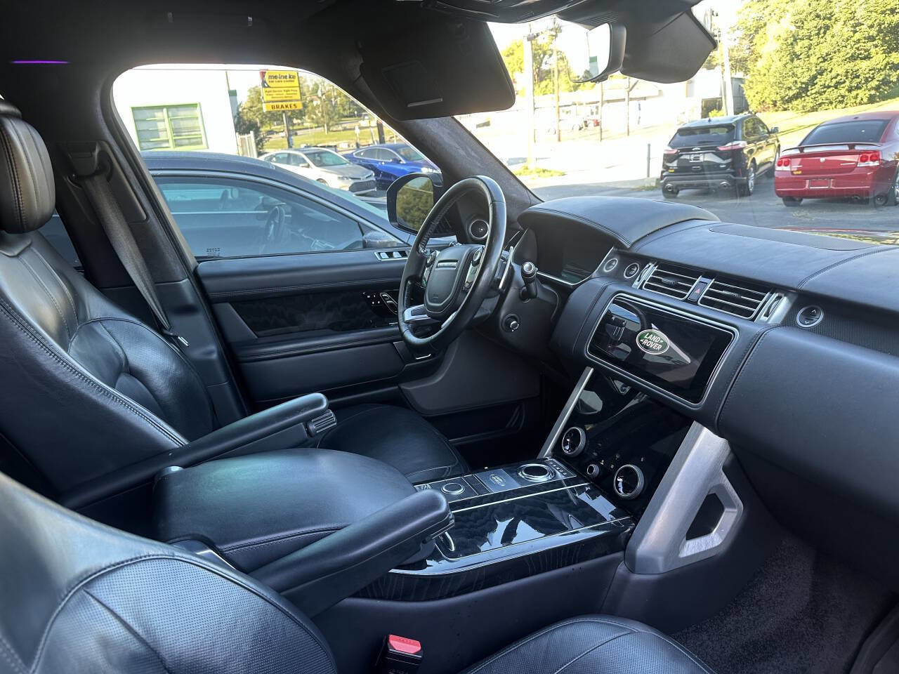 Used 2018 Land Rover Range Rover Autobiography image 26