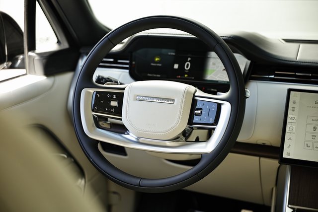 New 2025 Land Rover Range Rover SE image 35