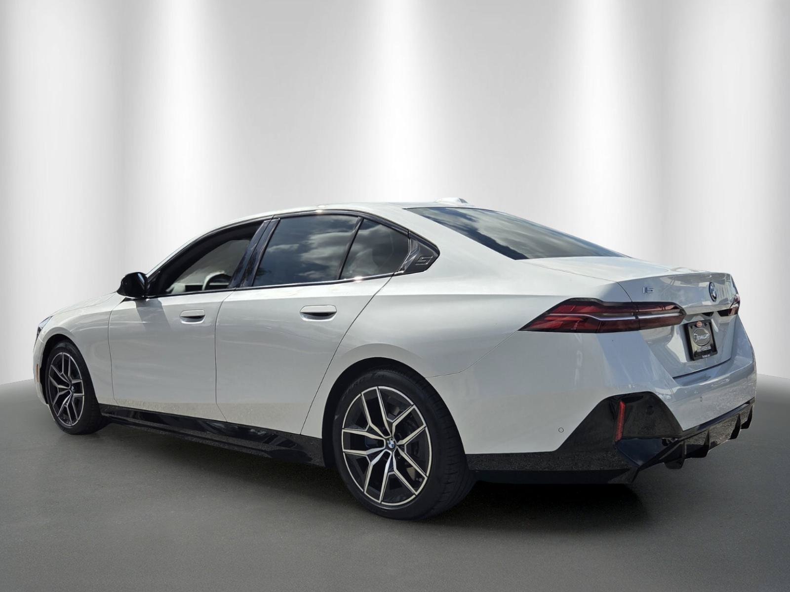 New 2025 BMW i5 M60 w/ Premium Package AWD/4WD image 5