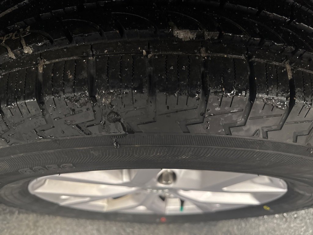 Used 2022 Jeep Grand Cherokee Limited w/ Luxury Tech Group II image 9