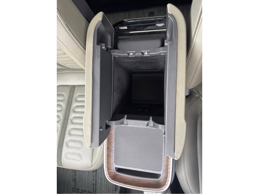 Used 2022 Rivian R1T Adventure image 14