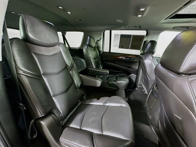 Used 2020 Cadillac Escalade ESV Luxury w/ Escalade Sport Edition image 29