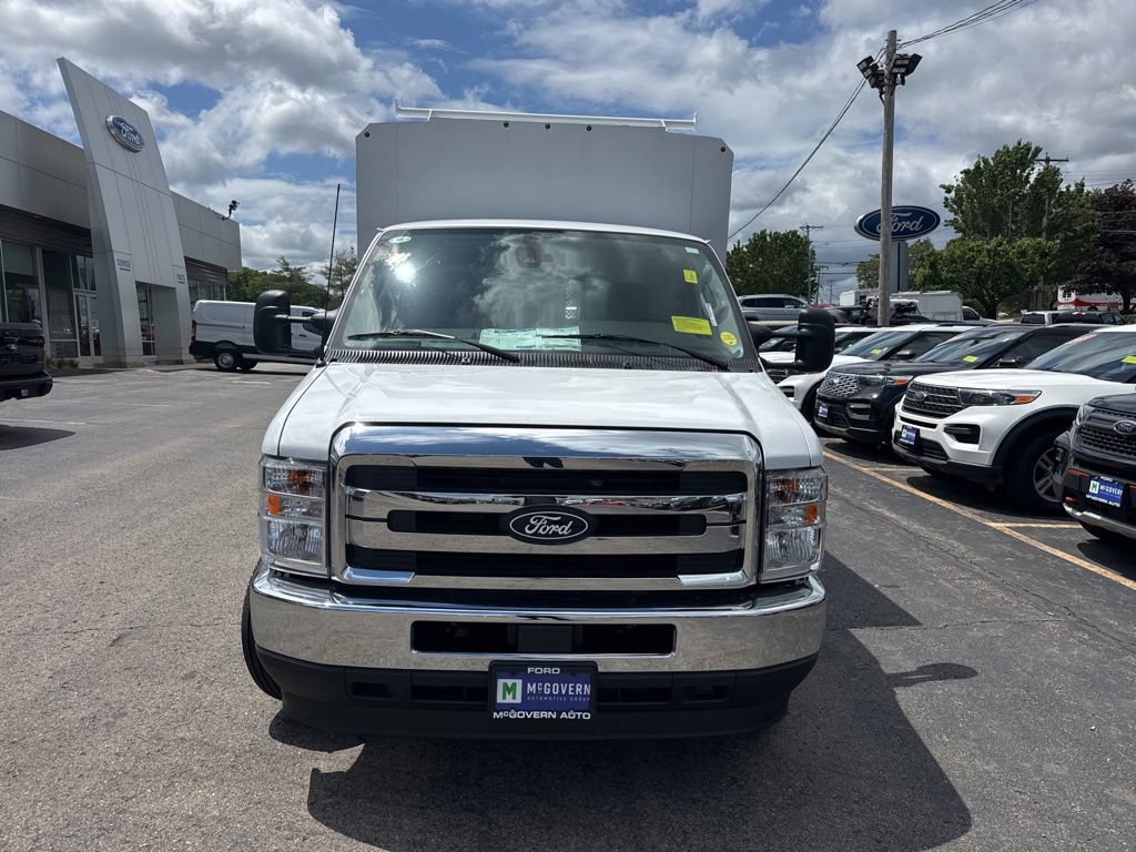 New 2027 Ford E-350 and Econoline 350 Super Duty w/ Power Equipment Group RWD image 2