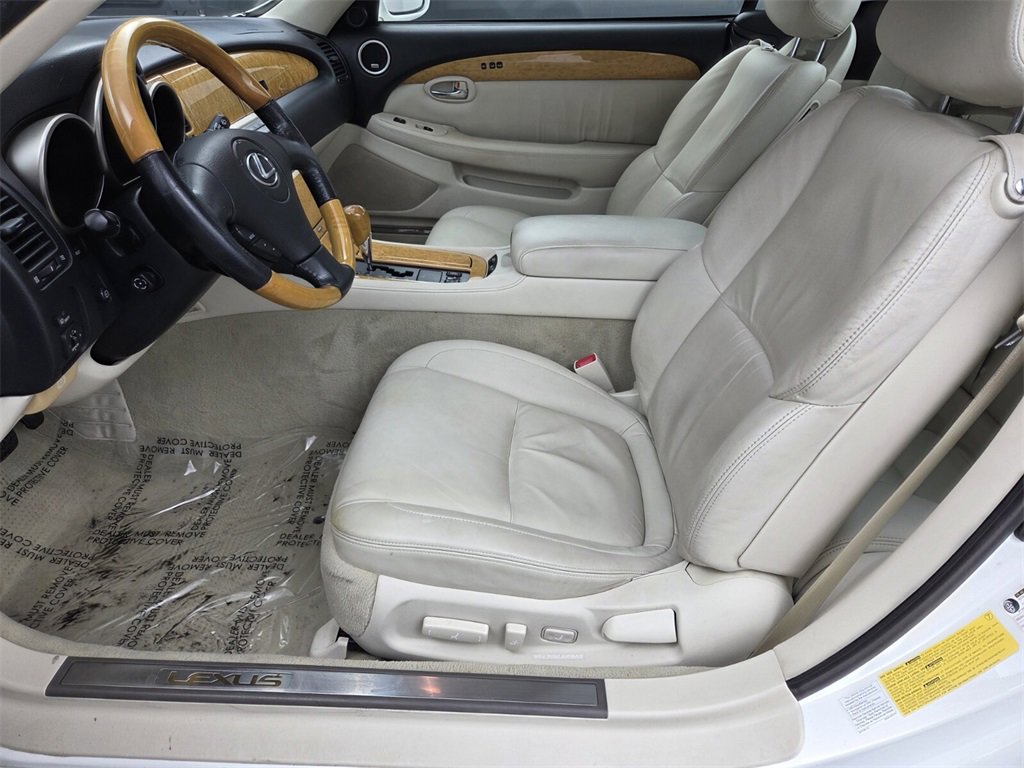 Used 2005 Lexus SC 430 Convertible image 21