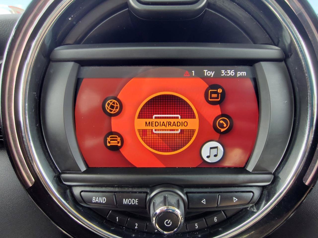 Used 2019 MINI Cooper 4-Door Hardtop FWD image 26