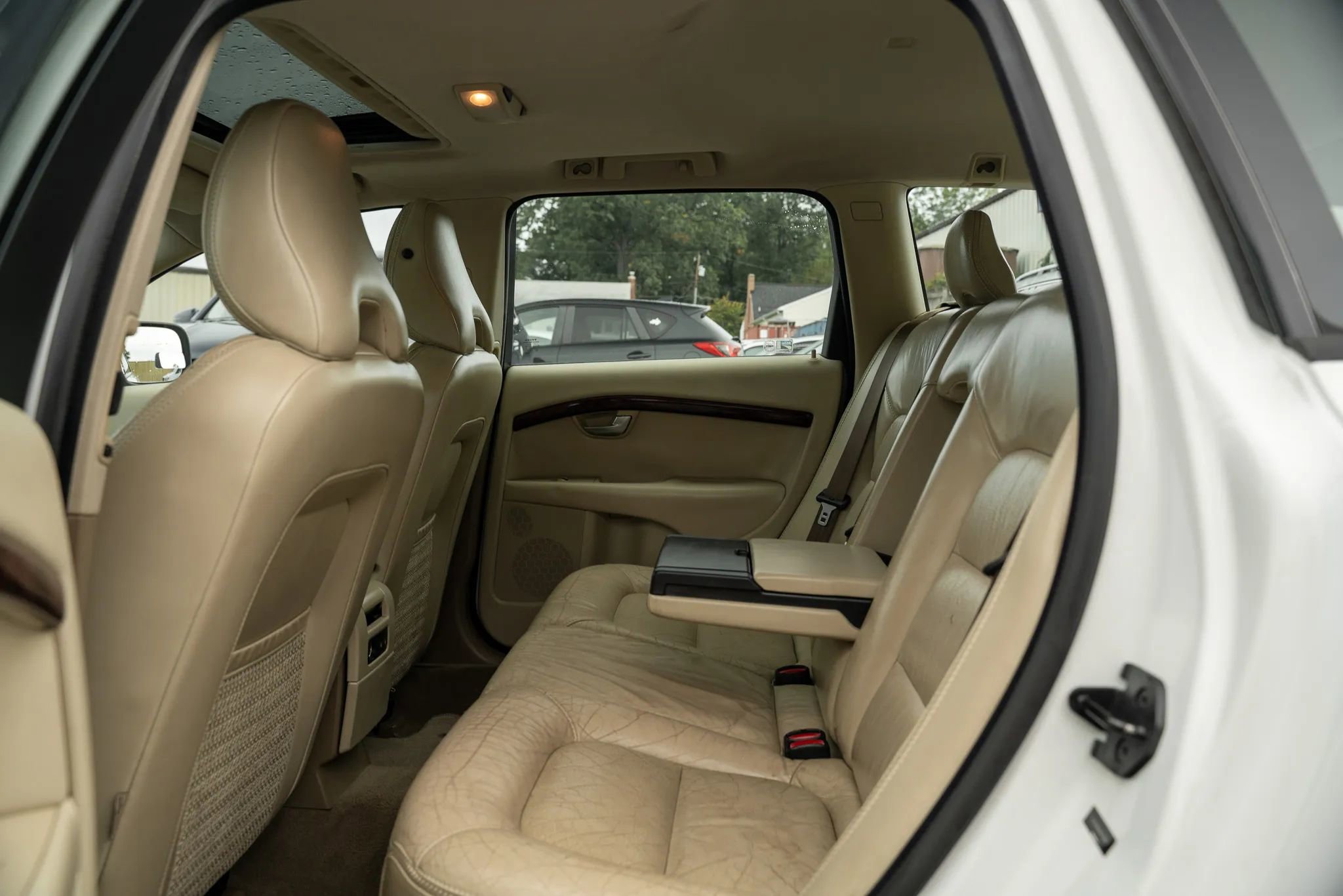 Used 2008 Volvo XC70 3.2 image 8