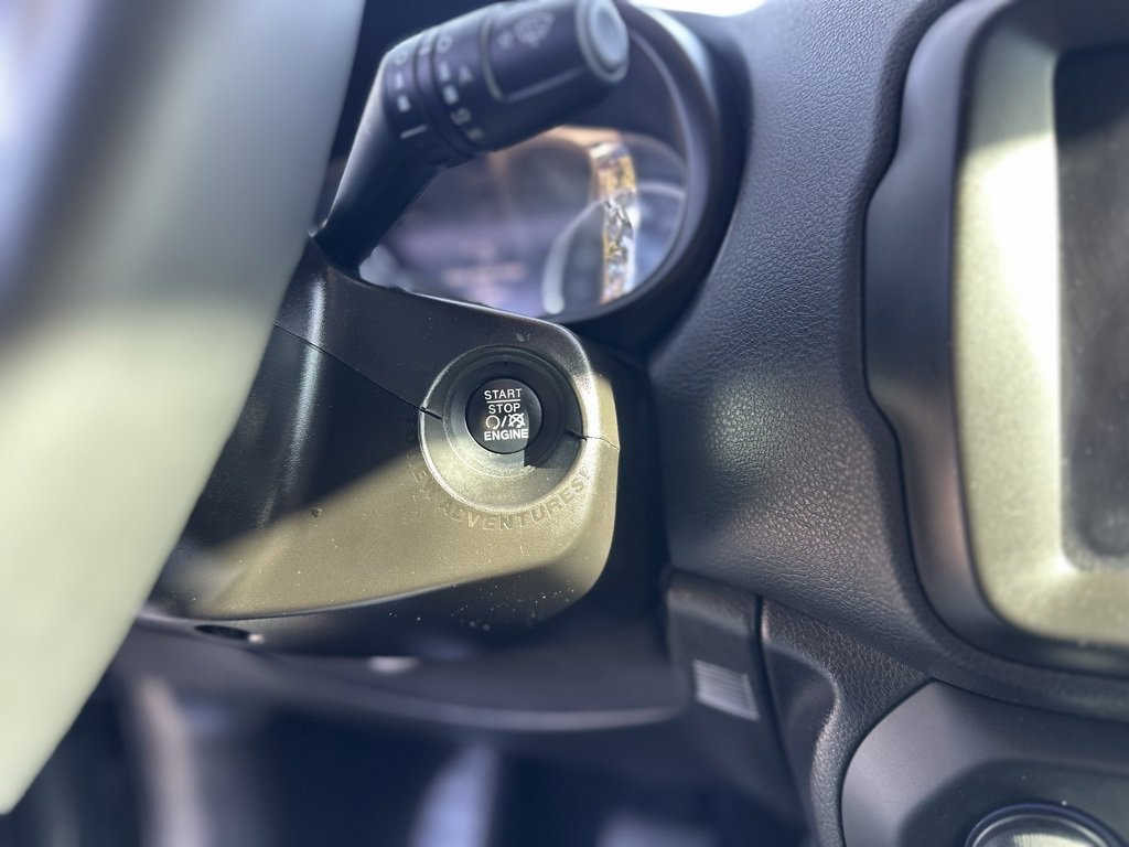 Used 2020 Jeep Renegade Trailhawk w/ UConnect 8.4 Nav Group image 30