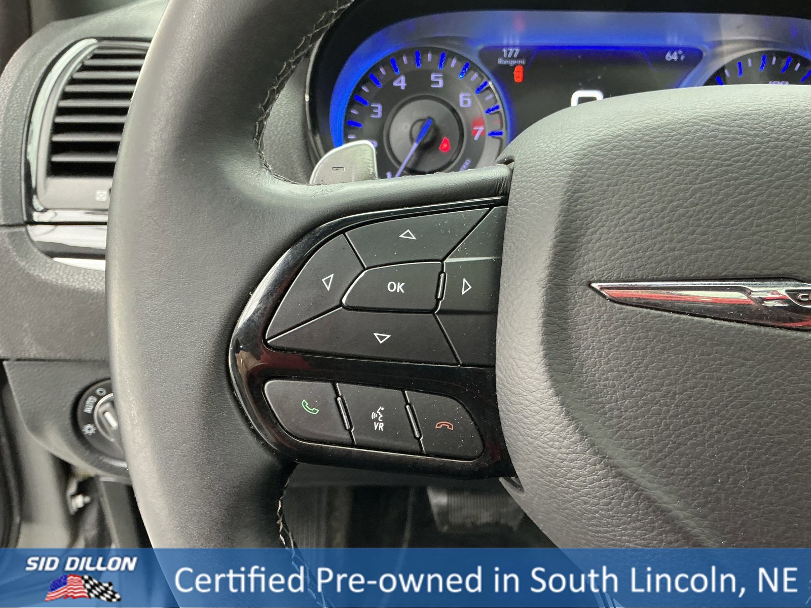 Used 2018 Chrysler 300 S image 8