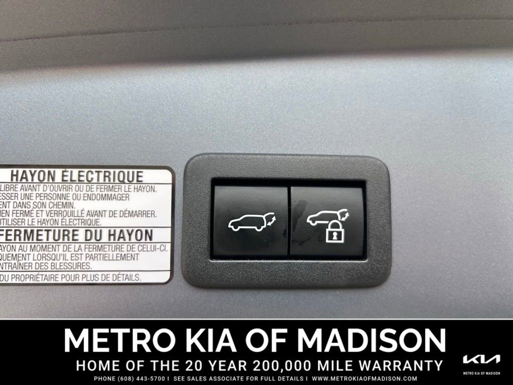 Used 2023 Toyota Corolla Cross XLE image 37