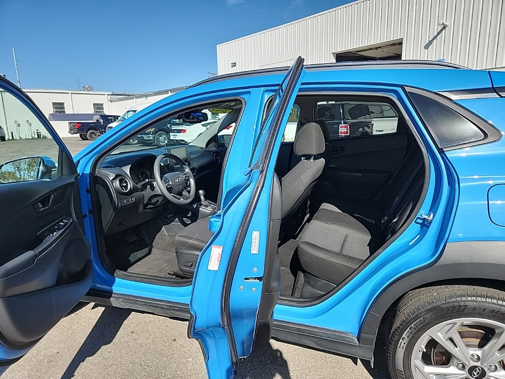 Used 2023 Hyundai Kona SEL AWD/4WD image 9