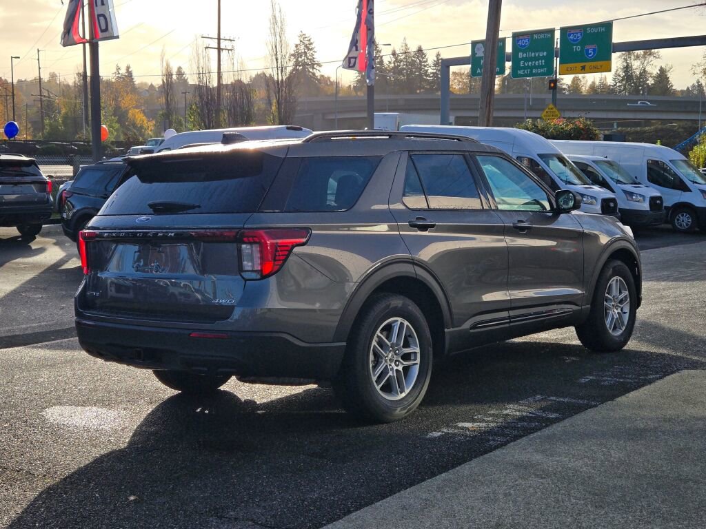 New 2026 Ford Explorer Active AWD/4WD image 5