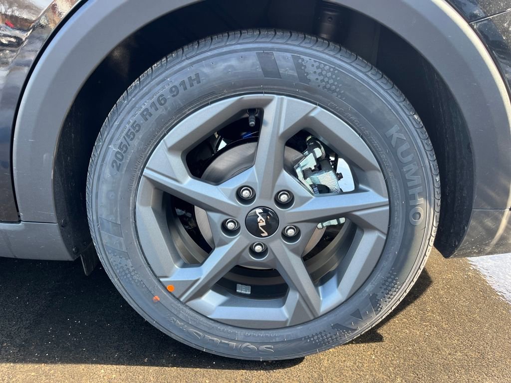 New 2026 Kia K4 LXS FWD image 10