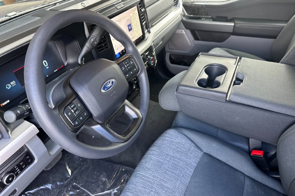 New 2026 Ford F250 XLT w/ XLT Premium Package AWD/4WD image 10