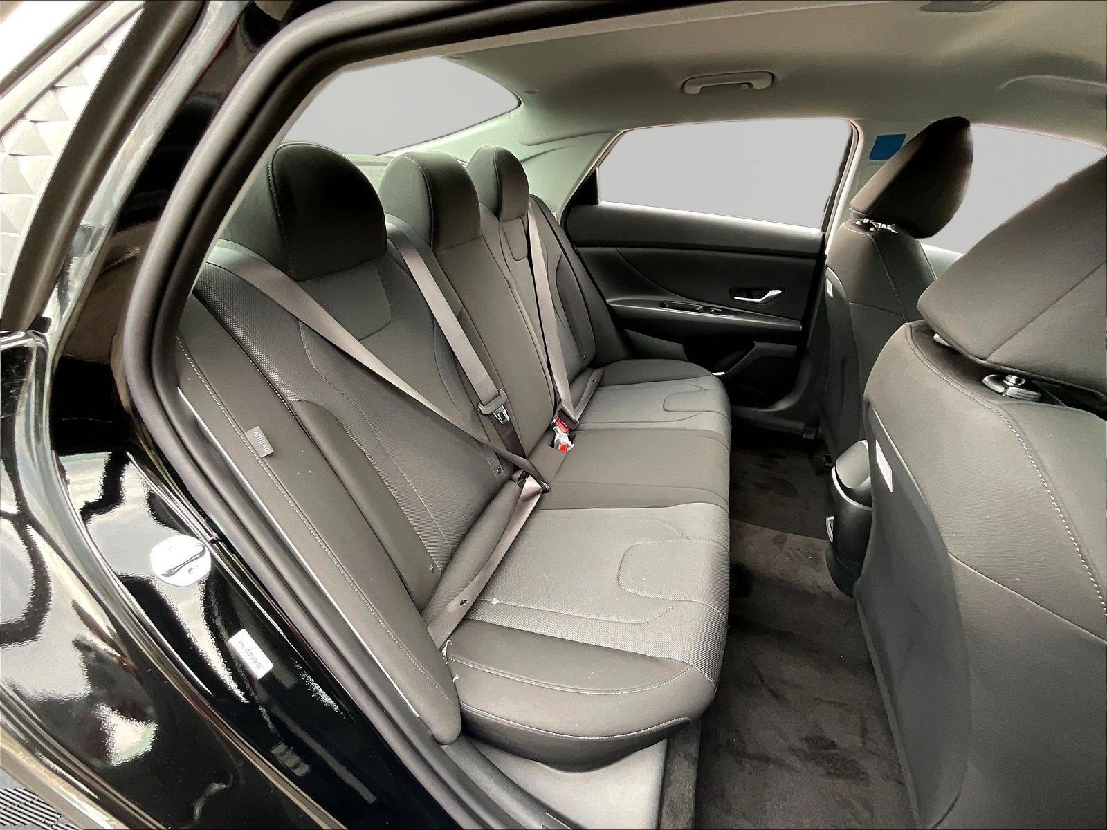 New 2026 Hyundai Elantra SE FWD image 20