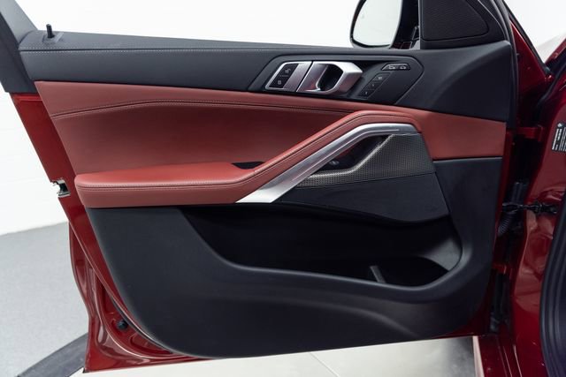 Used 2022 BMW X6 xDrive40i w/ M Sport Package image 11