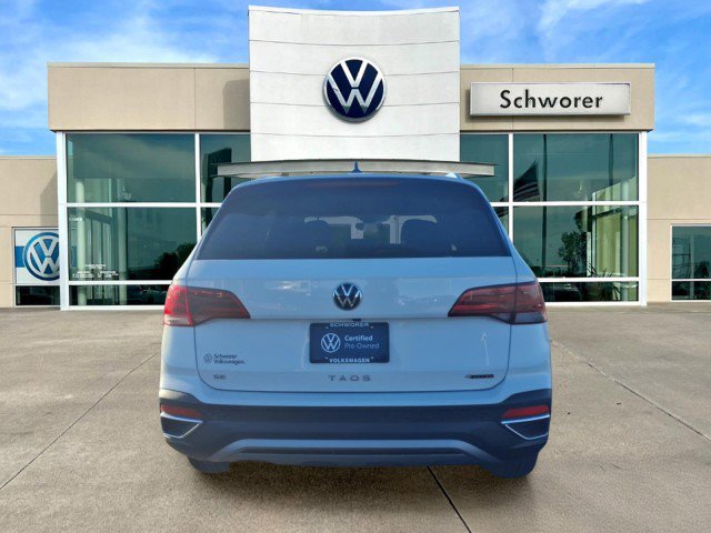 Certified 2024 Volkswagen Taos SE image 6