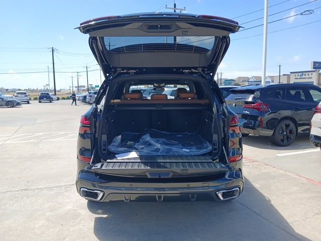 New 2026 BMW X5 xDrive40i w/ M Sport Package AWD/4WD image 9