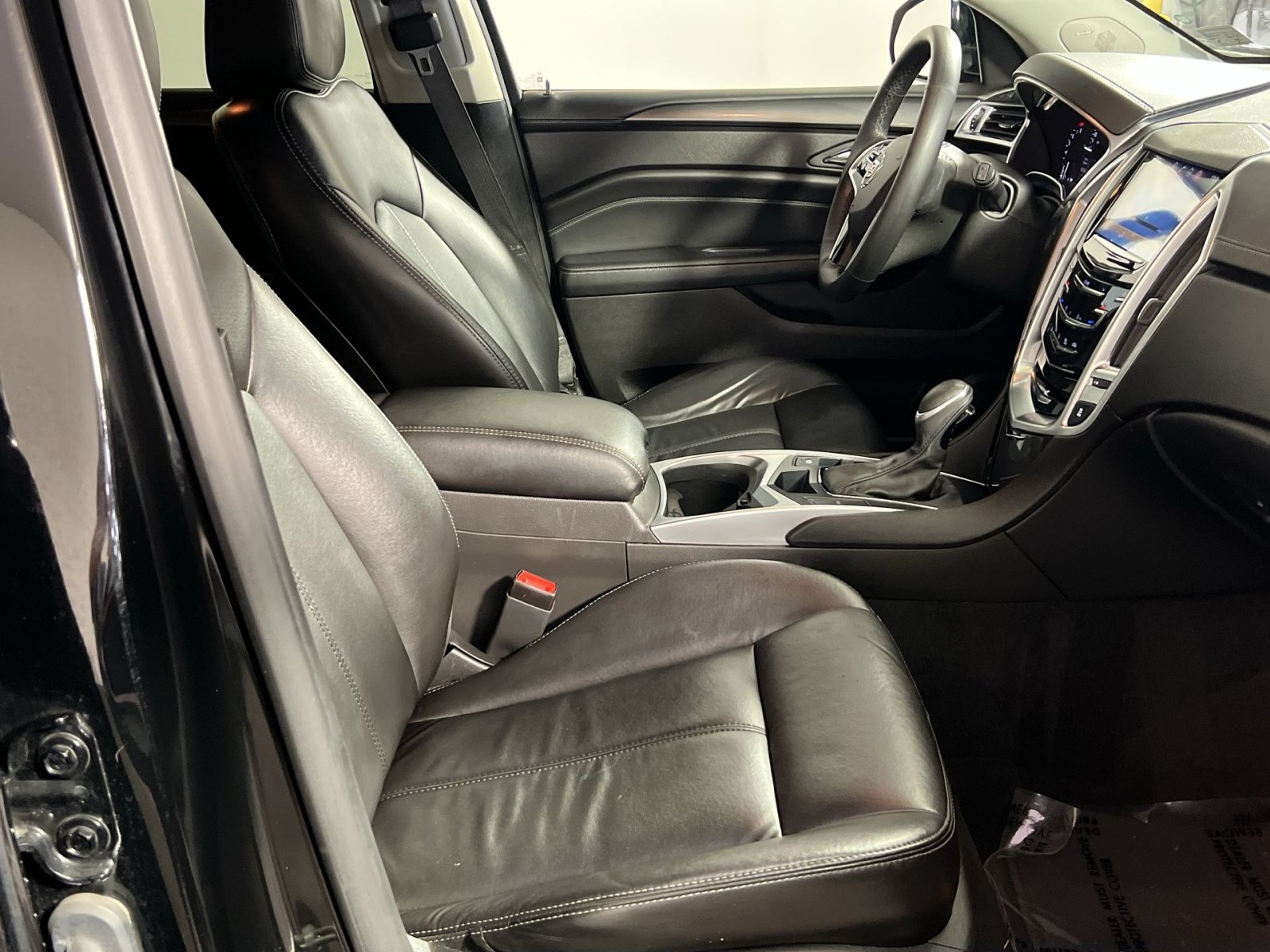 Used 2015 Cadillac SRX FWD image 29