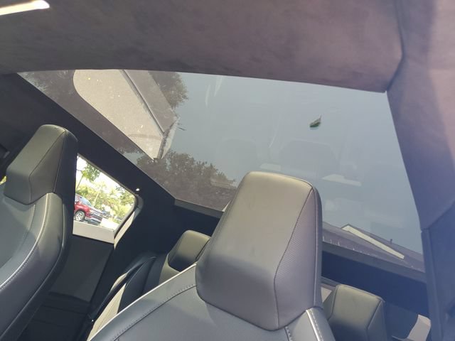 Used 2025 Tesla Cybertruck AWD Crew Cab image 10