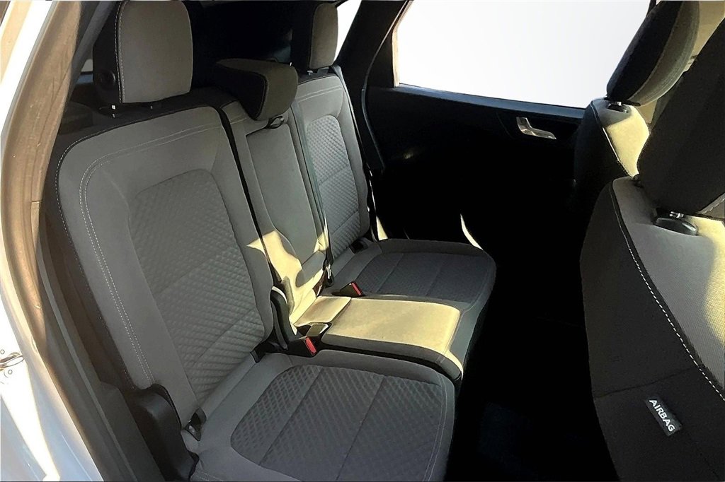 Used 2020 Ford Escape SE image 25