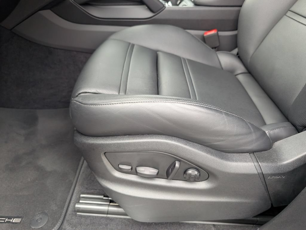 Certified 2025 Porsche Cayenne Coupe AWD/4WD image 21