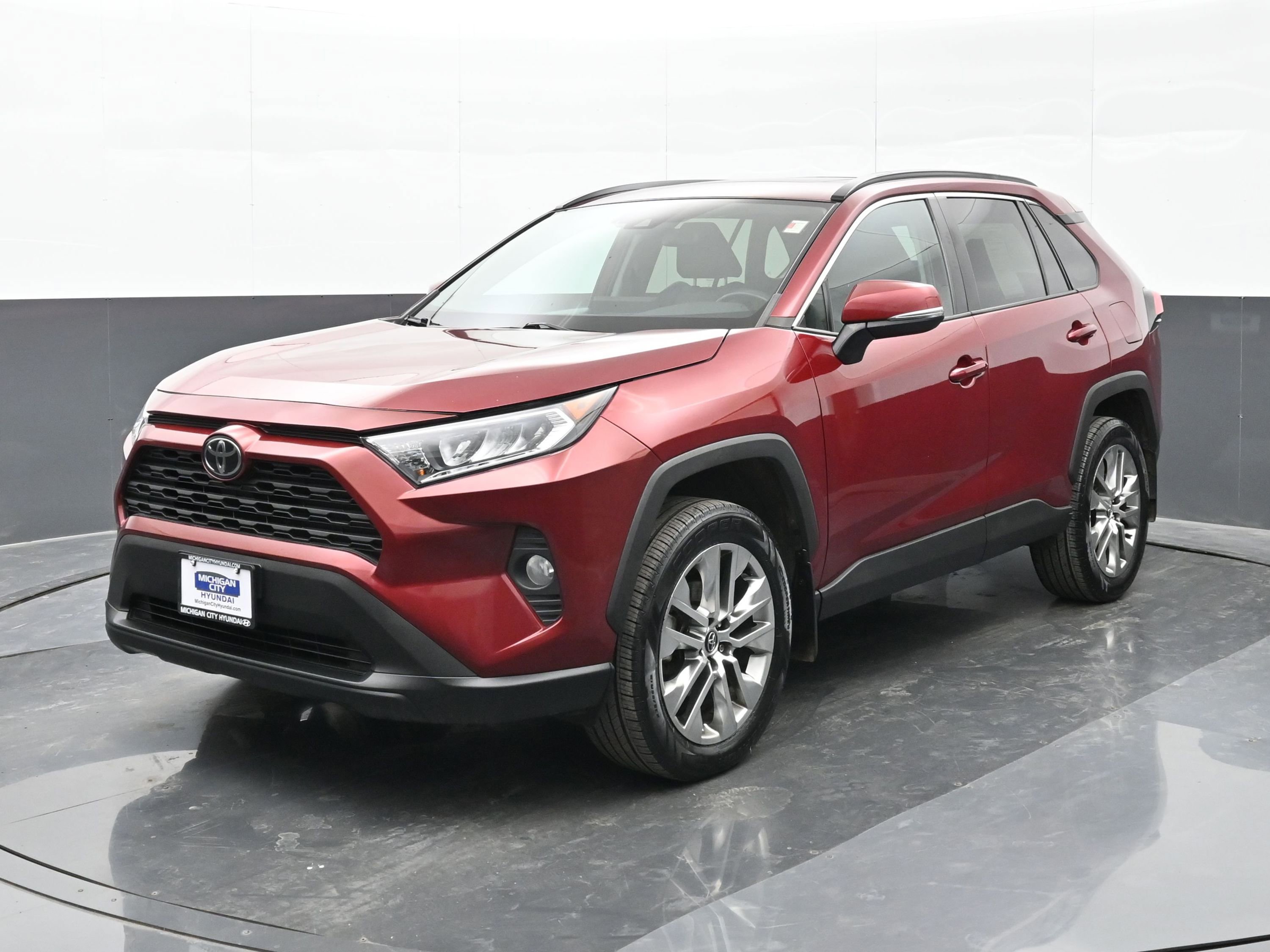 Used 2021 Toyota RAV4 XLE Premium image 8