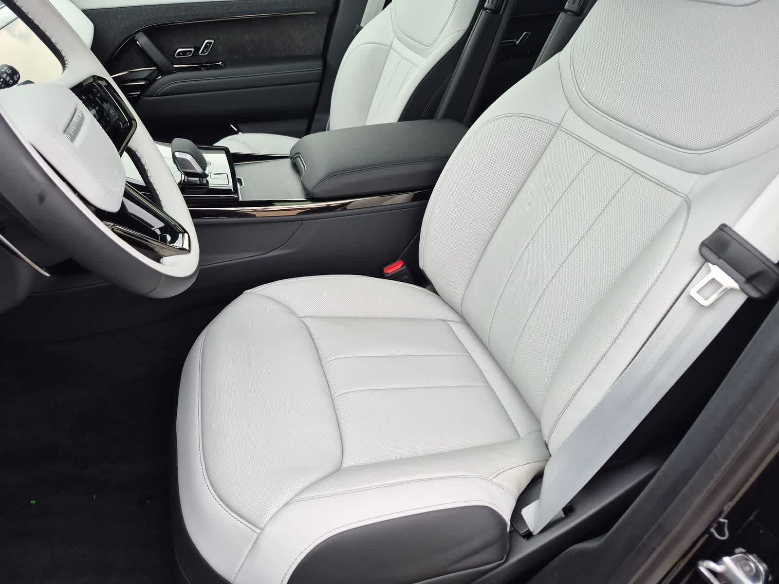 New 2027 Land Rover Range Rover Sport Dynamic SE AWD/4WD image 16