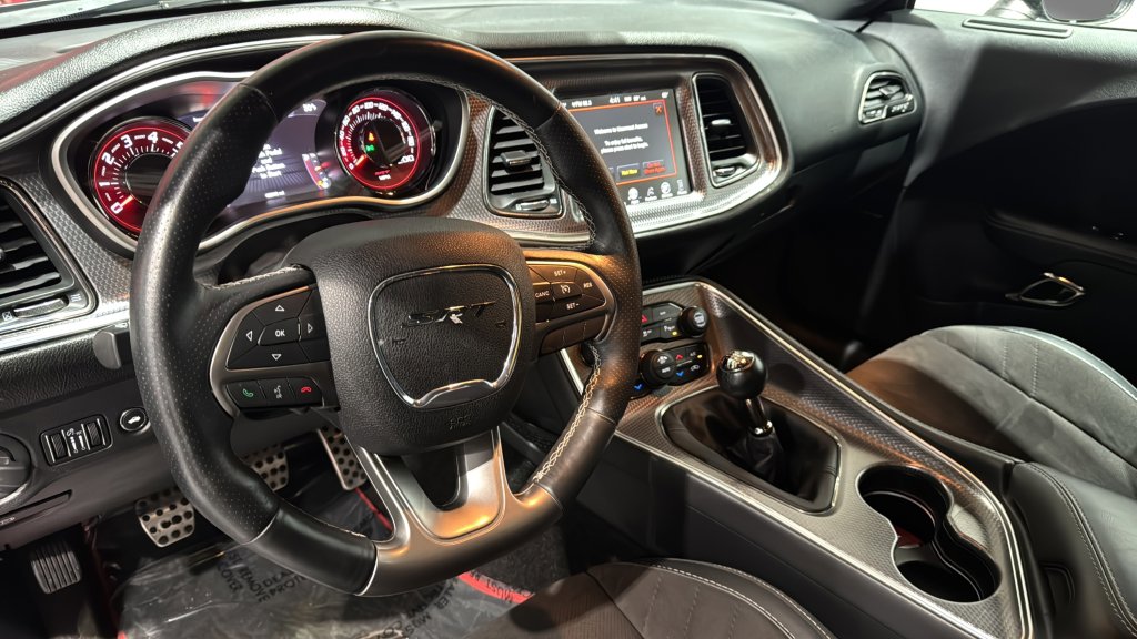 Used 2015 Dodge Challenger SRT Hellcat image 22