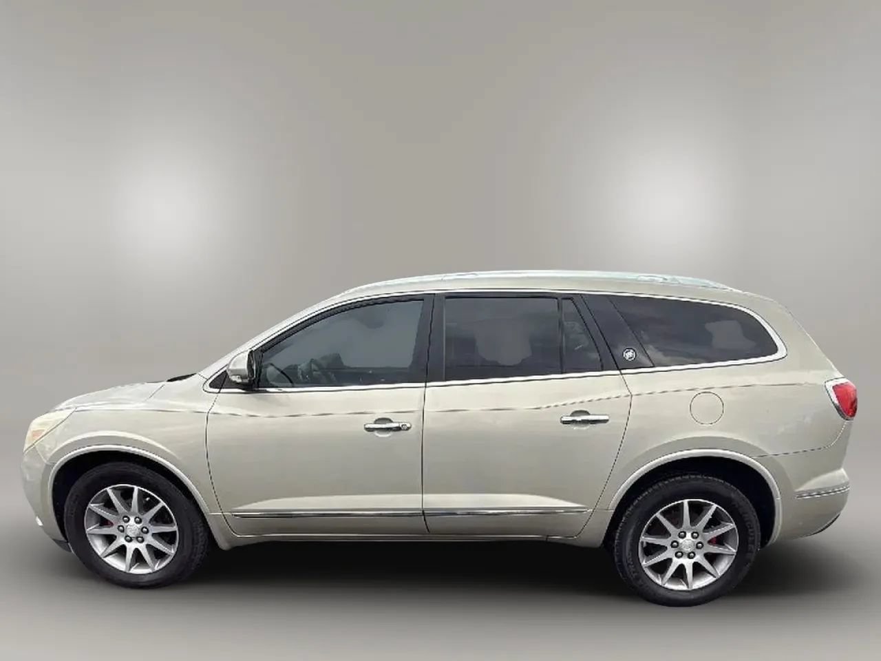 Used 2015 Buick Enclave Leather FWD image 2
