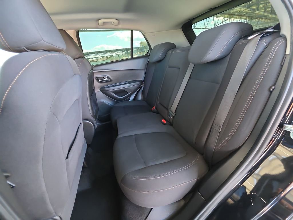 Used 2019 Chevrolet Trax LS image 25