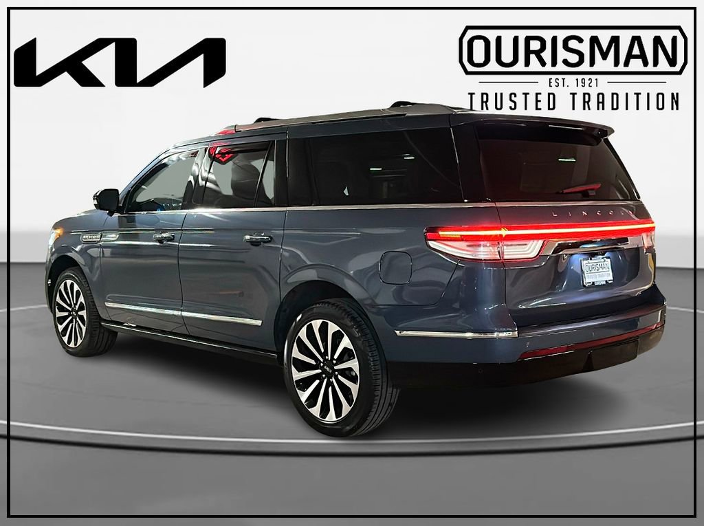 Used 2022 Lincoln Navigator L Reserve image 3