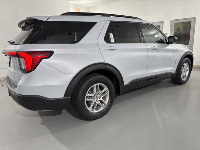 New 2026 Ford Explorer Active w/ Active Comfort Package RWD image 13