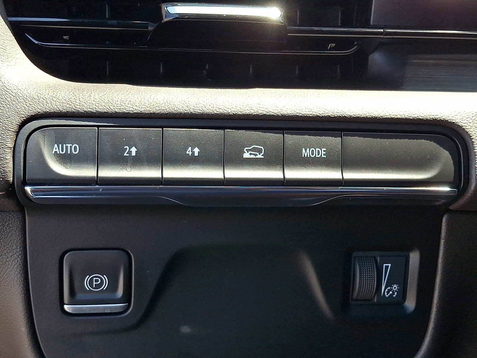 Used 2023 Cadillac Escalade Premium Luxury AWD/4WD image 26